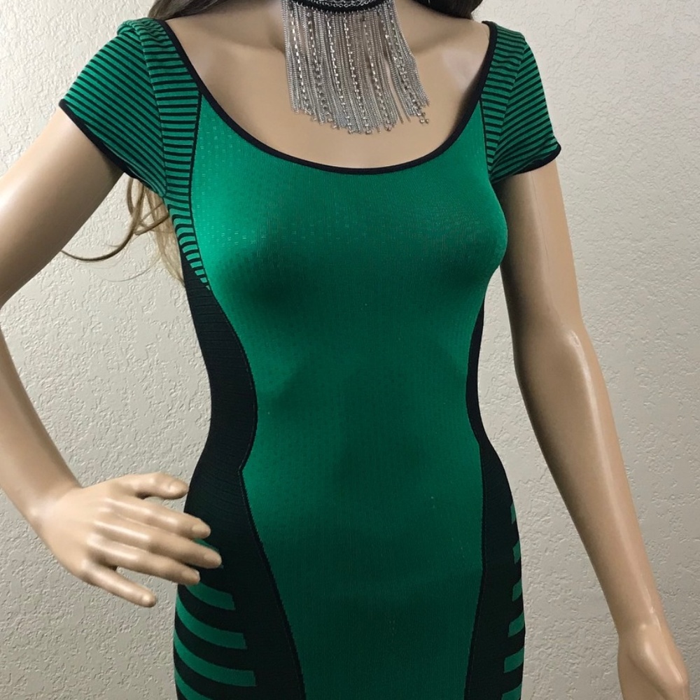 Bebe Women Size Small/P Dress Green/Black Fitted M